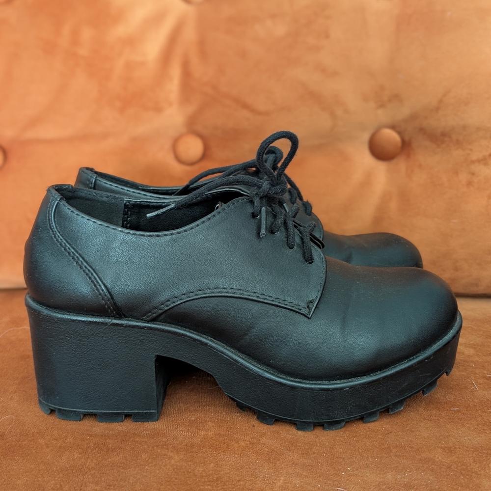 Sleek Black Platform Women's Shoes